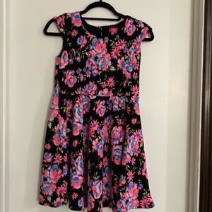 NWOT Girls pretty spring dress.